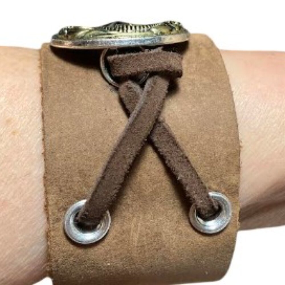 Handcrafted Leather Wrap Bracelet with Decorated Horseshoe Charm  Size 7 - Picture 7 of 10